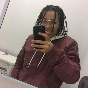 Meet your Posher, Cy